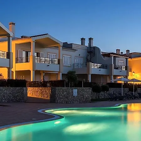 Apartman Sleeps 7 With Pool And Wifi Salema
